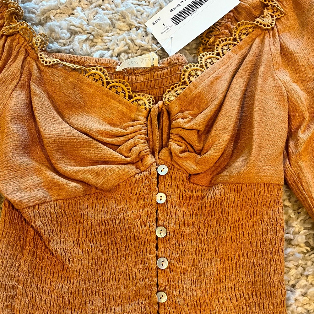 Illa Illa crop top.  New never worn. Perfect condition. Size Small. Nashville🎉